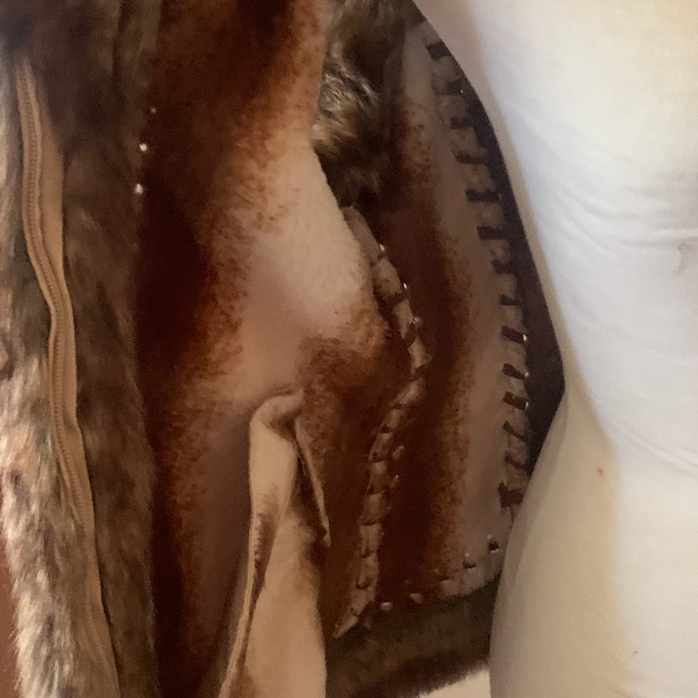 Vest - Picture 3 of 6
